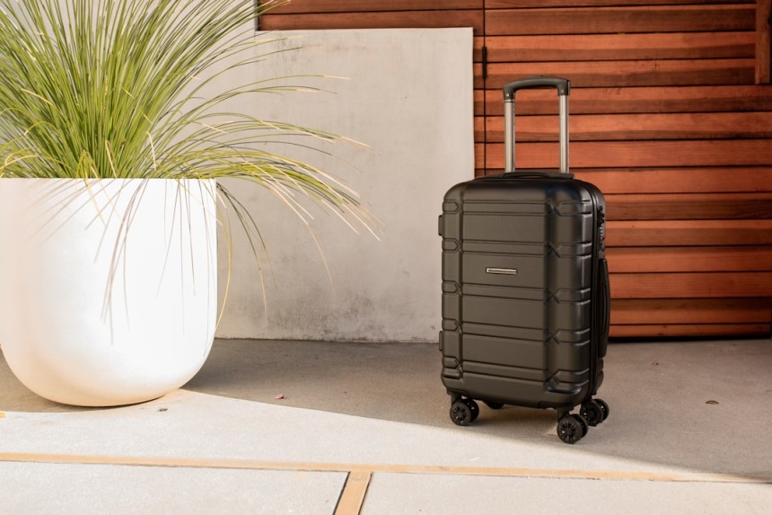 Bagages minimalistes et bien organisés pour un voyage efficace