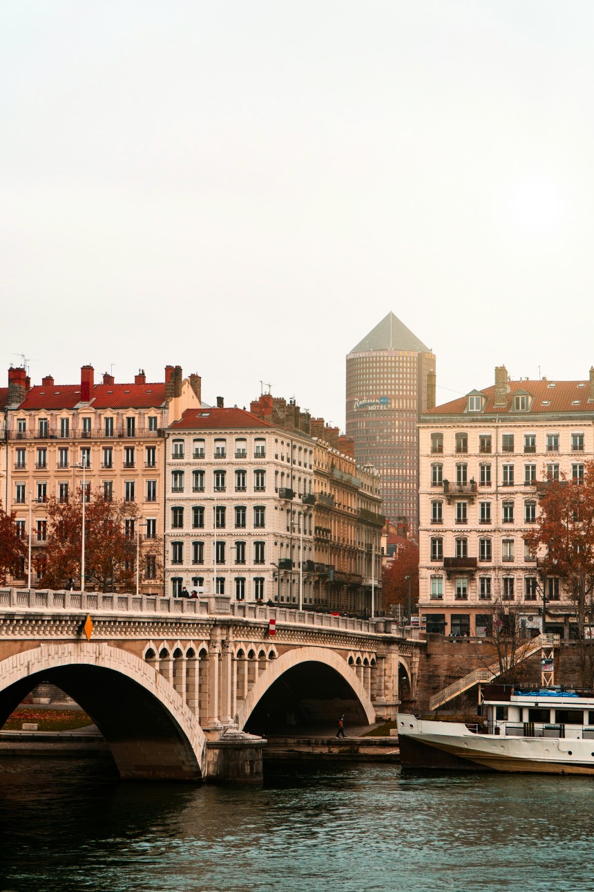 Vue panoramique de Lyon avec la basilique de Fourvière