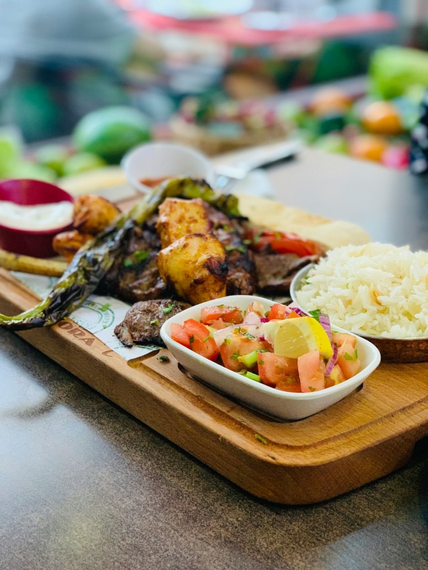 Assiette traditionnelle suédoise dans un restaurant de Stockholm